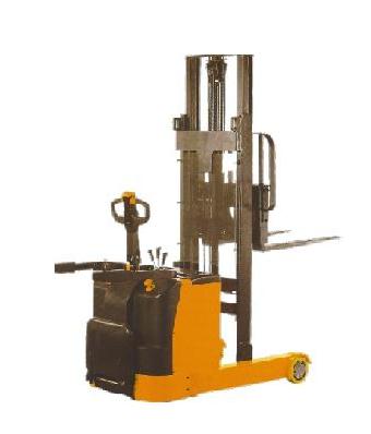 MTR13 Reach Stacker